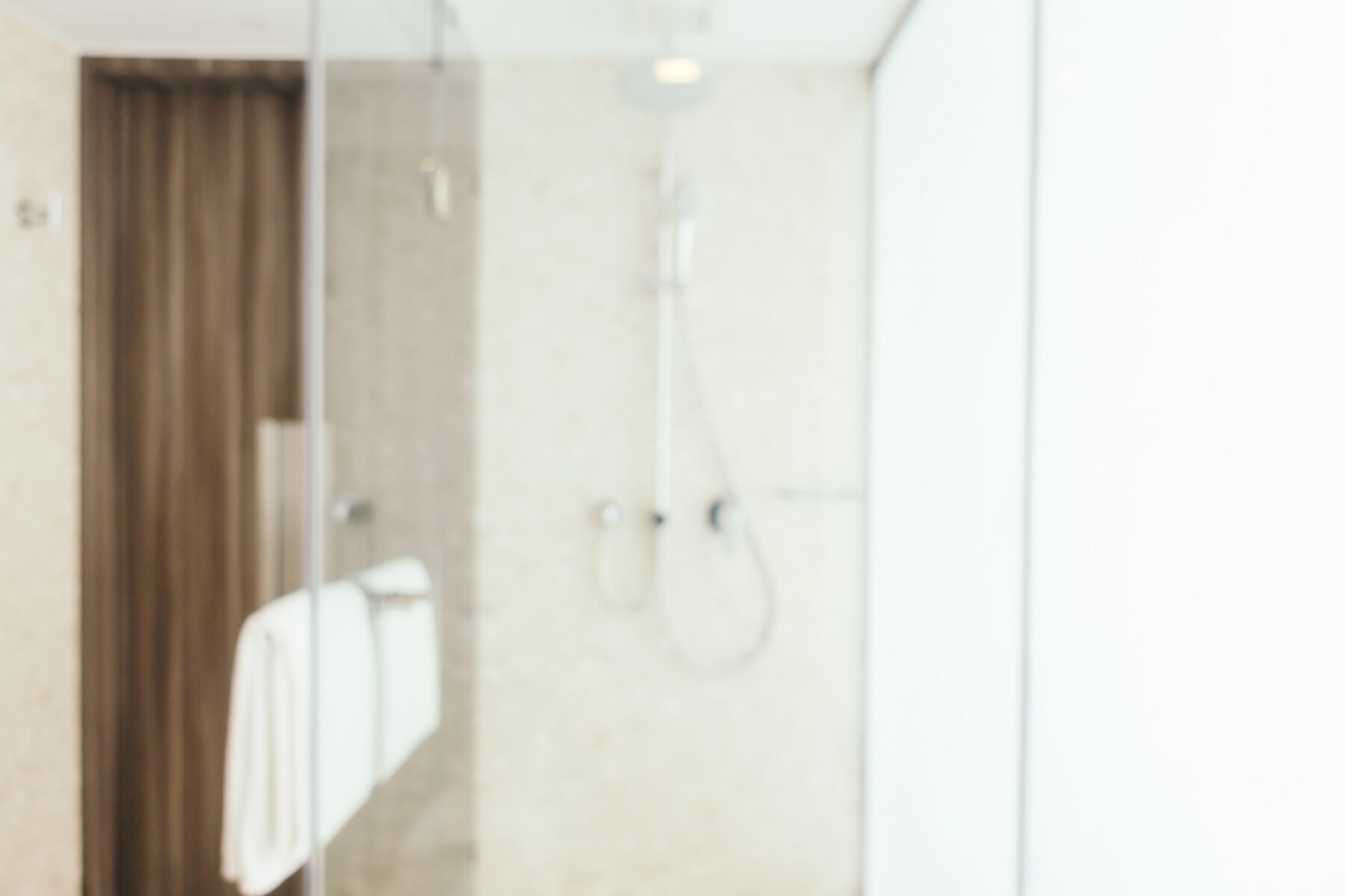 浴室ドア交換のタイミングと費用：種類別メリット・デメリットと安く抑える方法
